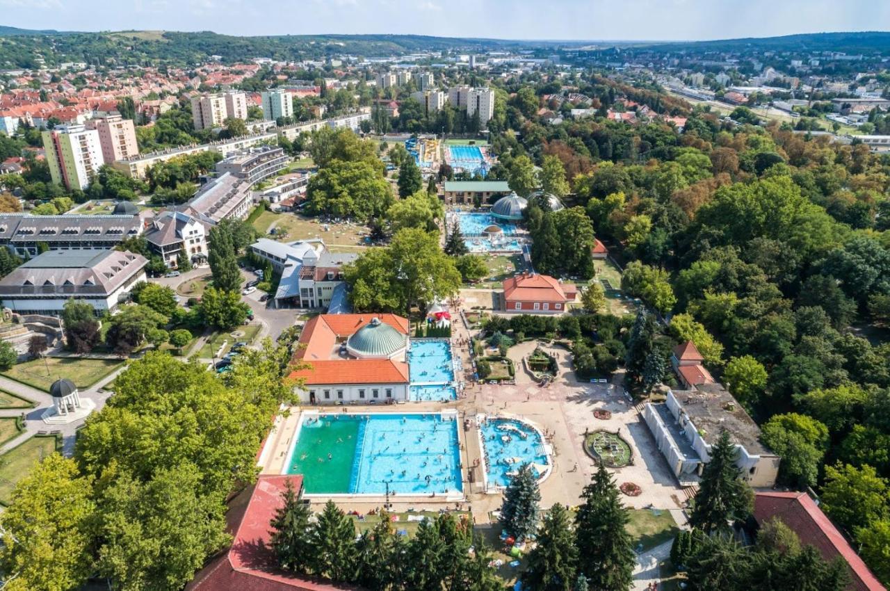 Belvarosi Apartman Eger Buitenkant foto