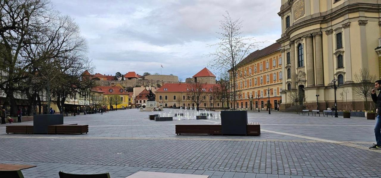 Belvarosi Apartman Eger Buitenkant foto