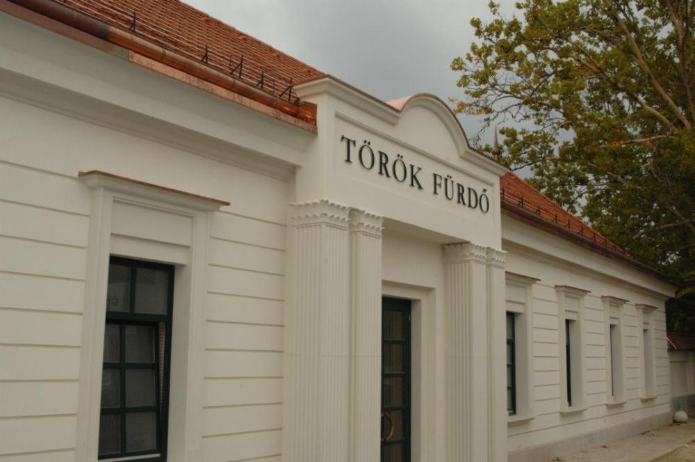 Belvarosi Apartman Eger Buitenkant foto